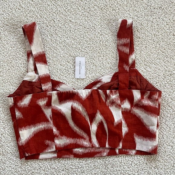 Banana Republic Vibrant Red and White linen Patterned Crop Top - Picture 6 of 10